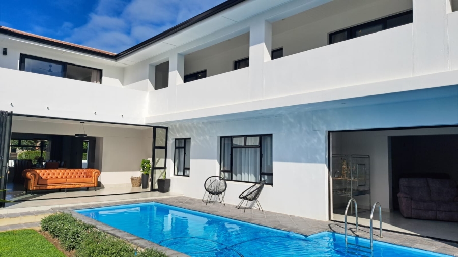9 Bedroom Property for Sale in Westcliff Western Cape